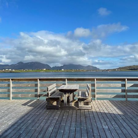 Luxurious Cabin By The Waterfront 莱克内斯 外观 照片