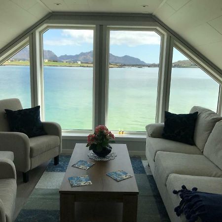 Luxurious Cabin By The Waterfront 莱克内斯 外观 照片