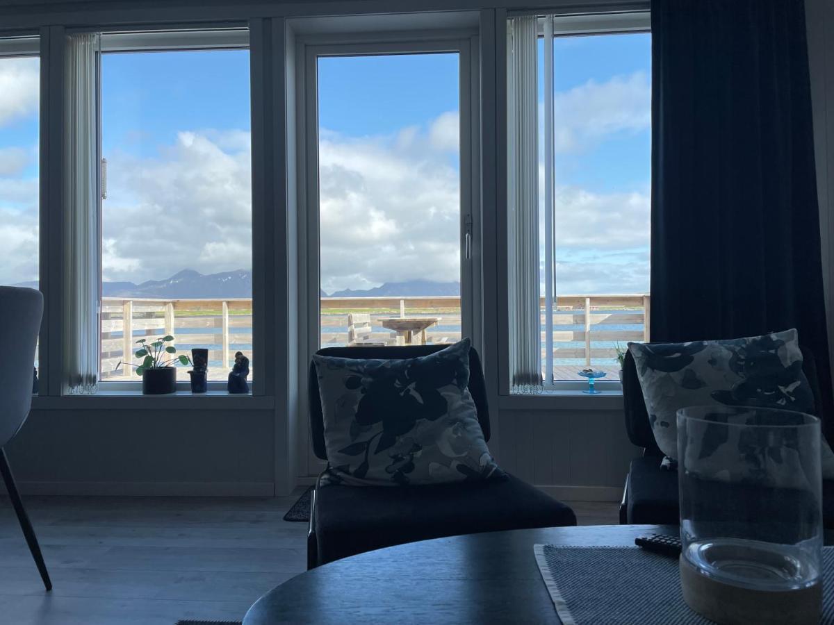 Luxurious Cabin By The Waterfront 莱克内斯 外观 照片