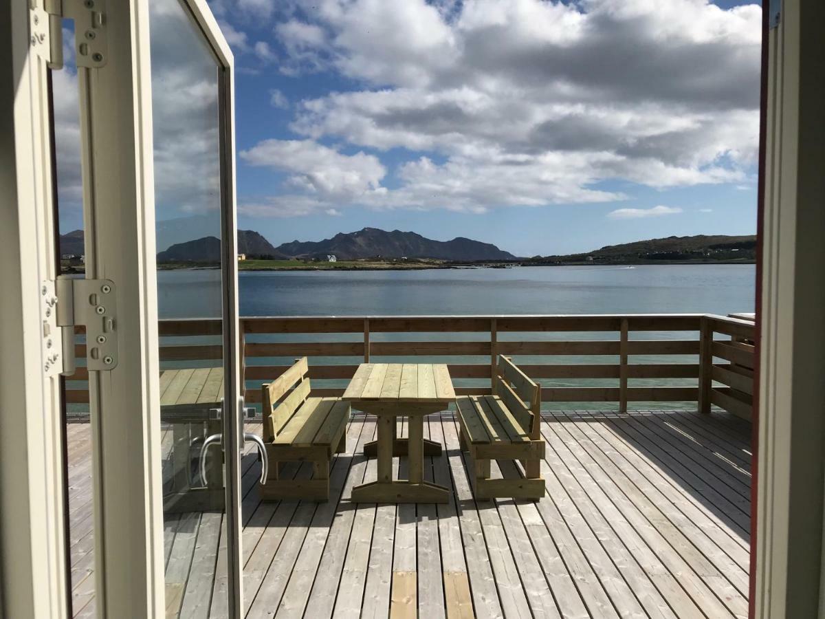 Luxurious Cabin By The Waterfront 莱克内斯 外观 照片
